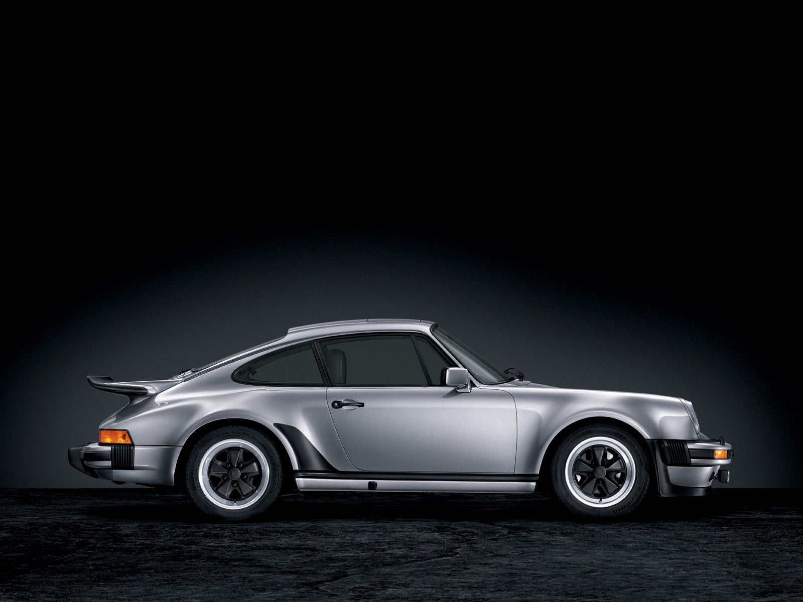 Porsche 911 (930) Turbo in silver